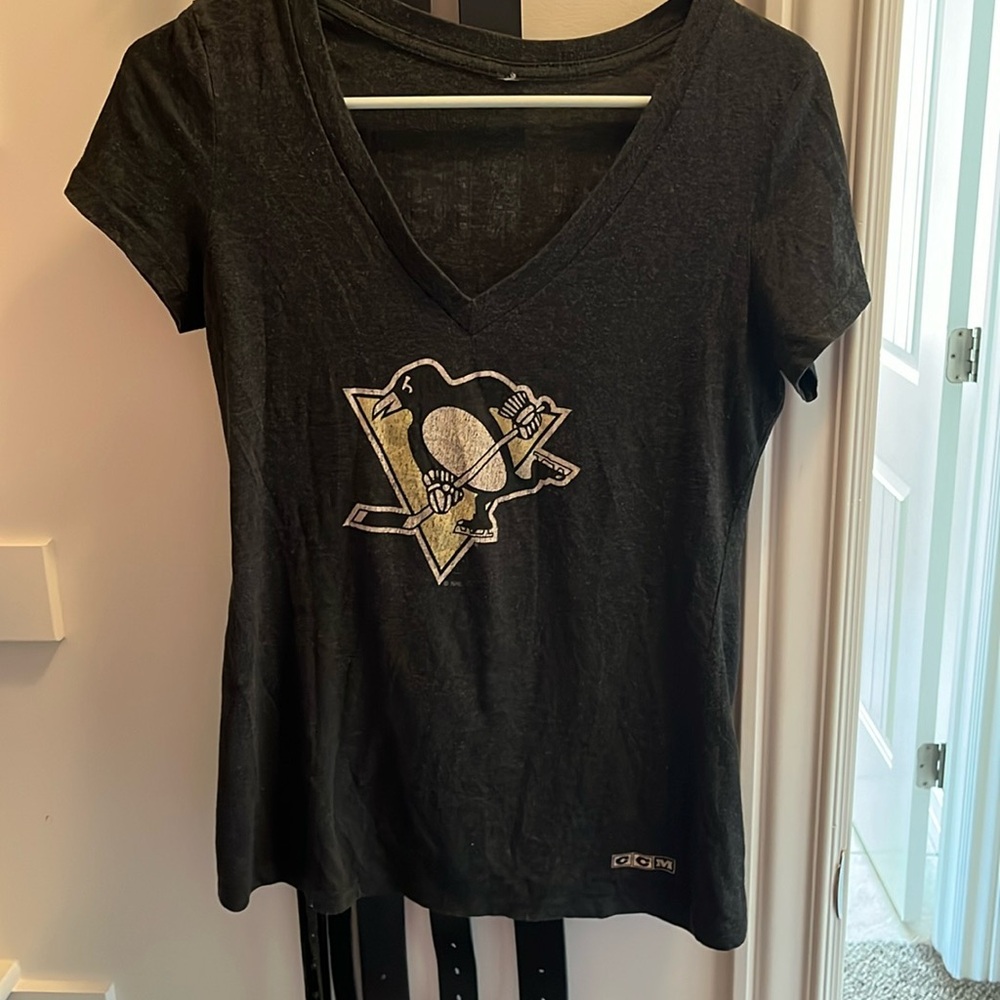 Black V neck Malkin Pittsburgh Penguins shirt
